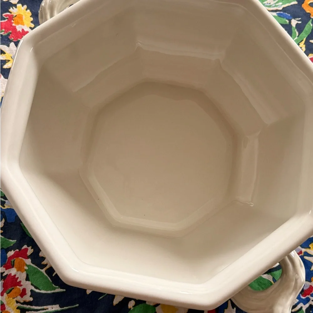 Williams Sonoma Octagonal Ceramic Serving Bowl in Cream